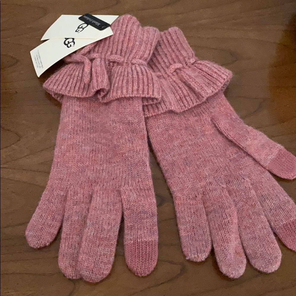 Ugg gloves